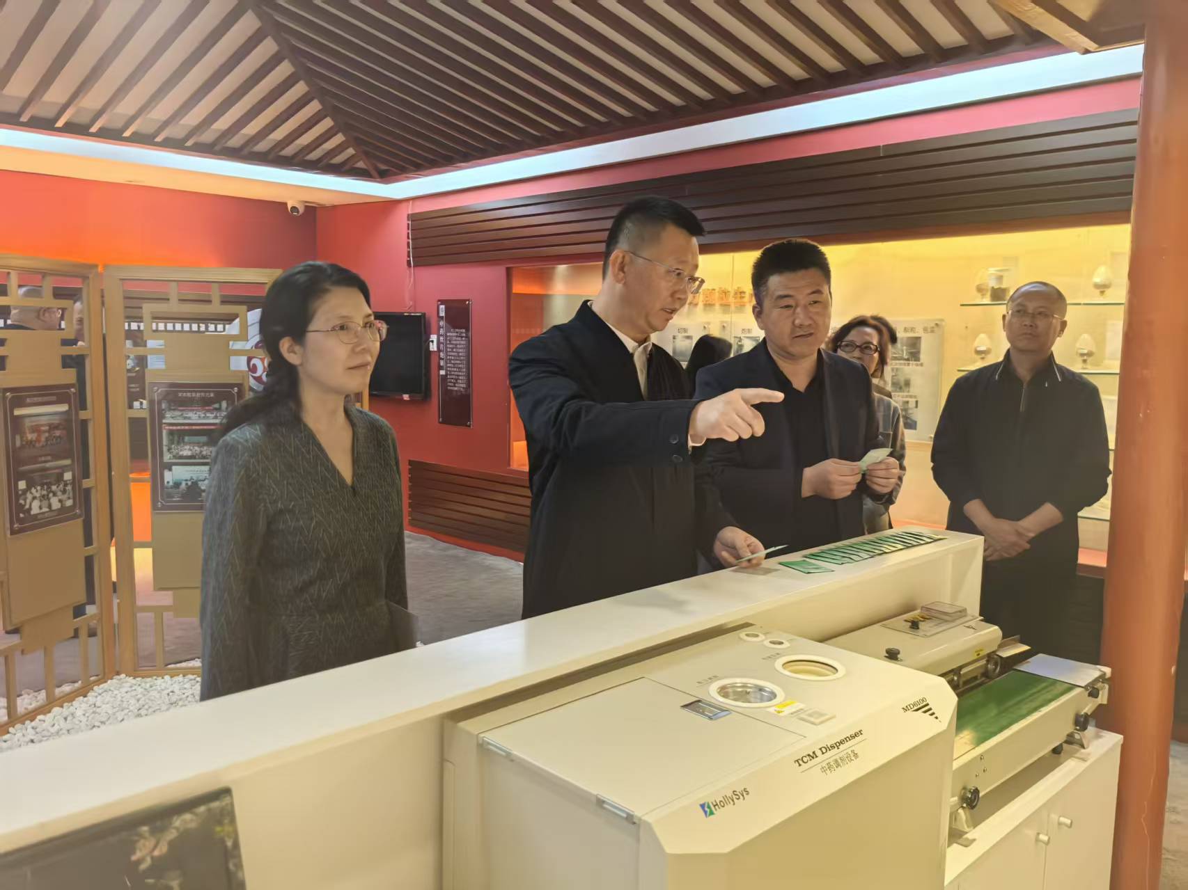 北京市順義區(qū)人大常委會主任暴劍一行蒞臨北京康仁堂藥業(yè)有限公司走訪交流